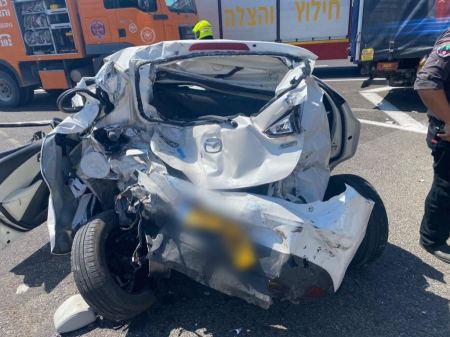 اصابات منها خطيرة بحوادث طرق متفرق